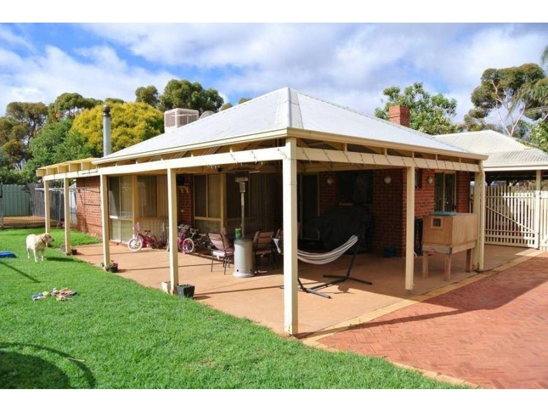 8 Finnerty Lane, Hannans WA 6430