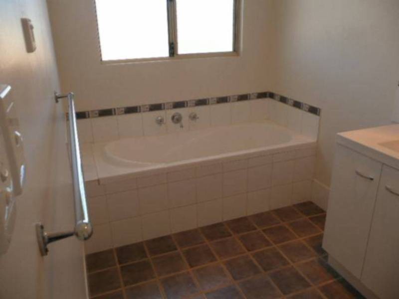 93 MacDonald St, Coolgardie WA 6429