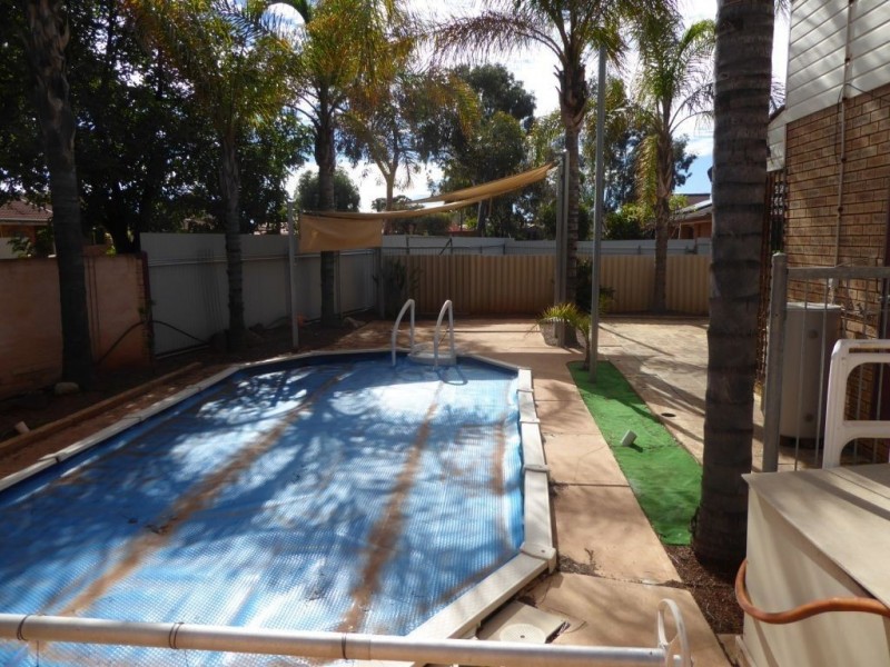 18 Cotter Street, Hannans WA 6430