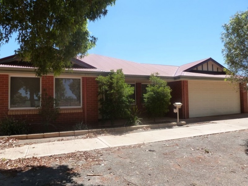 4 Marshall Street, West Lamington WA 6430