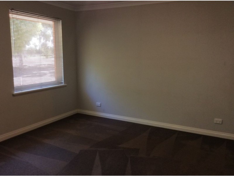 4 Marshall Street, West Lamington WA 6430