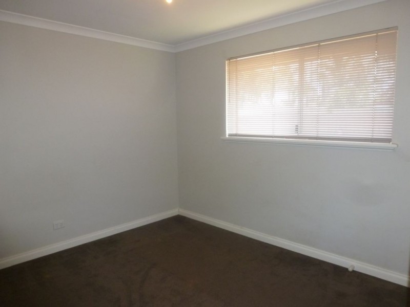 4 Marshall Street, West Lamington WA 6430