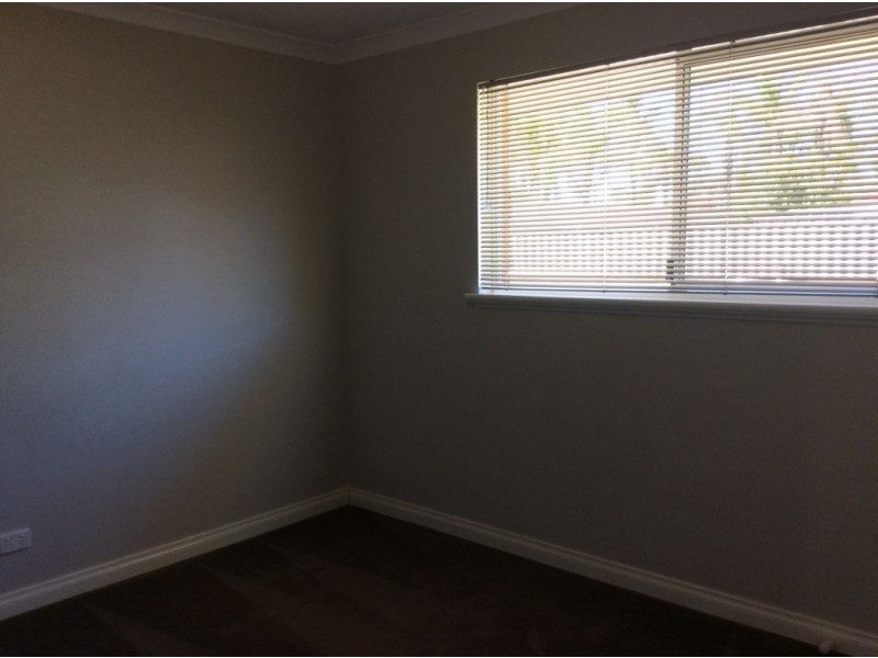 4 Marshall Street, West Lamington WA 6430