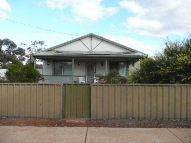 202 Wittenoom St, Boulder WA 6432