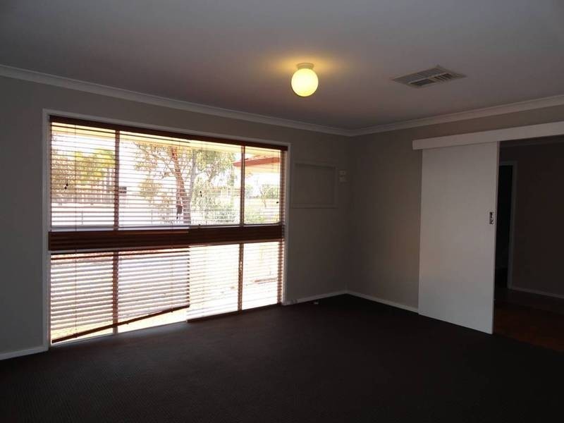 63 King St, Coolgardie WA 6429