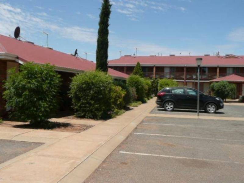 8/32 Shotover Place, Boulder WA 6432