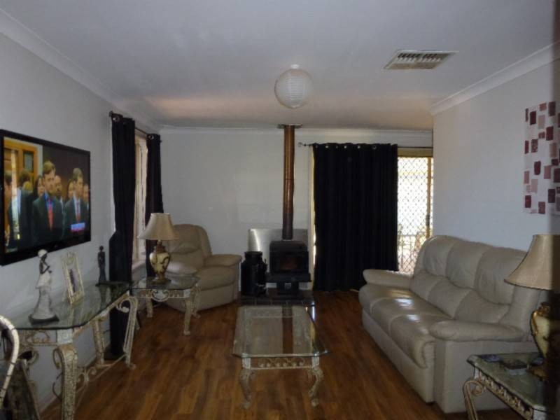 2/53B  Hopkins St, Boulder WA 6432