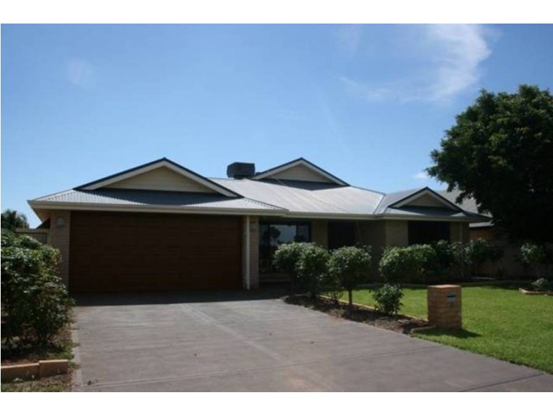 12 Henneker Drive, Broadwood WA 6430