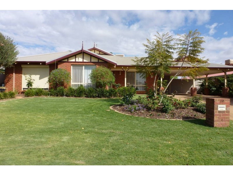 19 Riverina Way, Hannans WA 6430