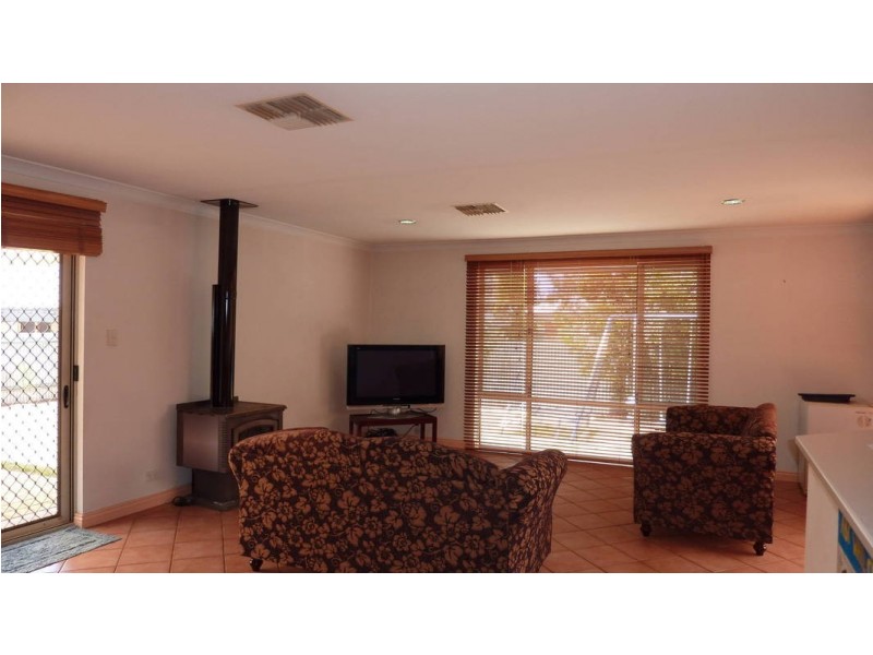 6 Riverina Way, Hannans WA 6430