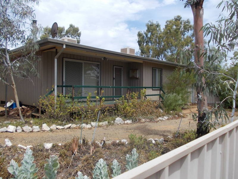 73 King St, Coolgardie WA 6429