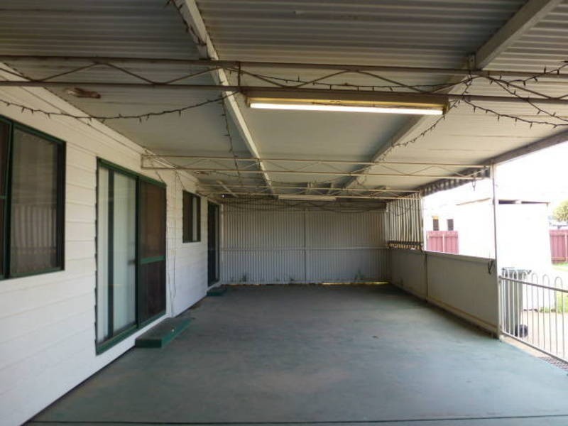 22 York St, Boulder WA 6432