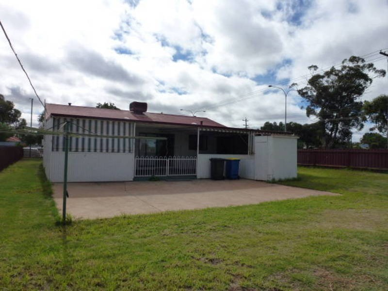 22 York St, Boulder WA 6432