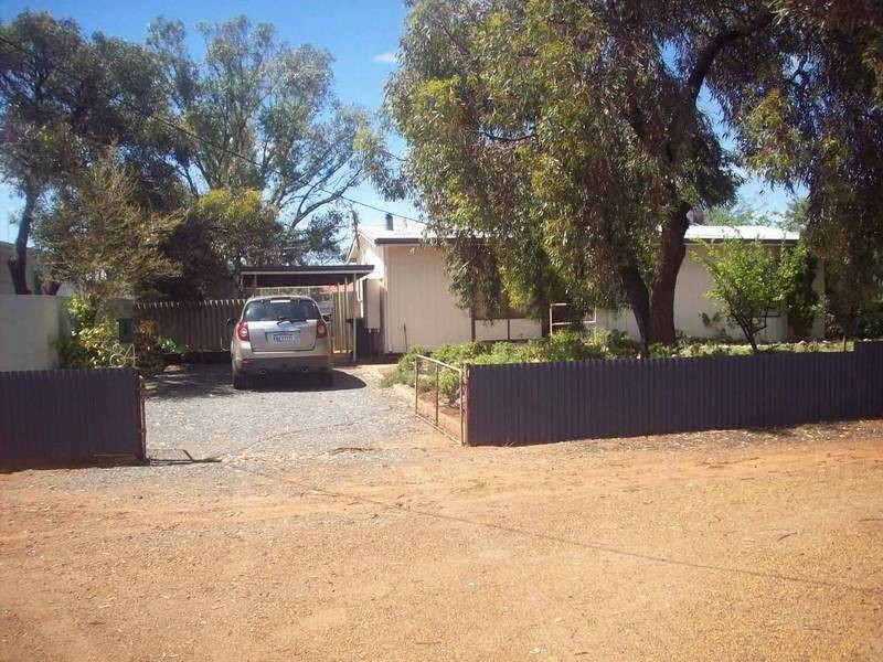 84 Shaw St, Coolgardie WA 6429