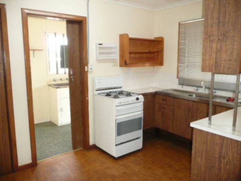 84 Shaw St, Coolgardie WA 6429