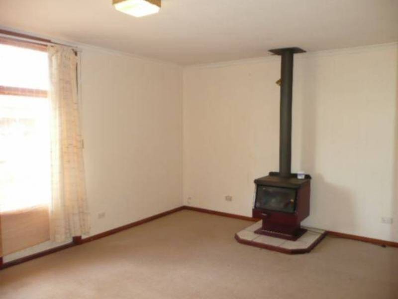 84 Shaw St, Coolgardie WA 6429