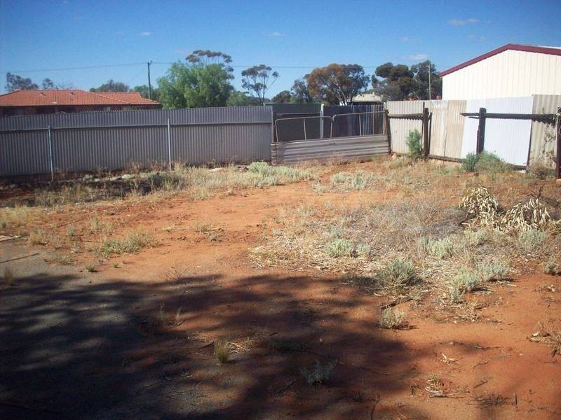 84 Shaw St, Coolgardie WA 6429