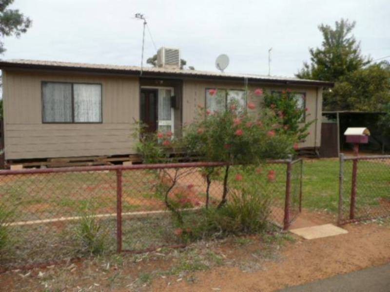 121 Sylvester St, Coolgardie WA 6429