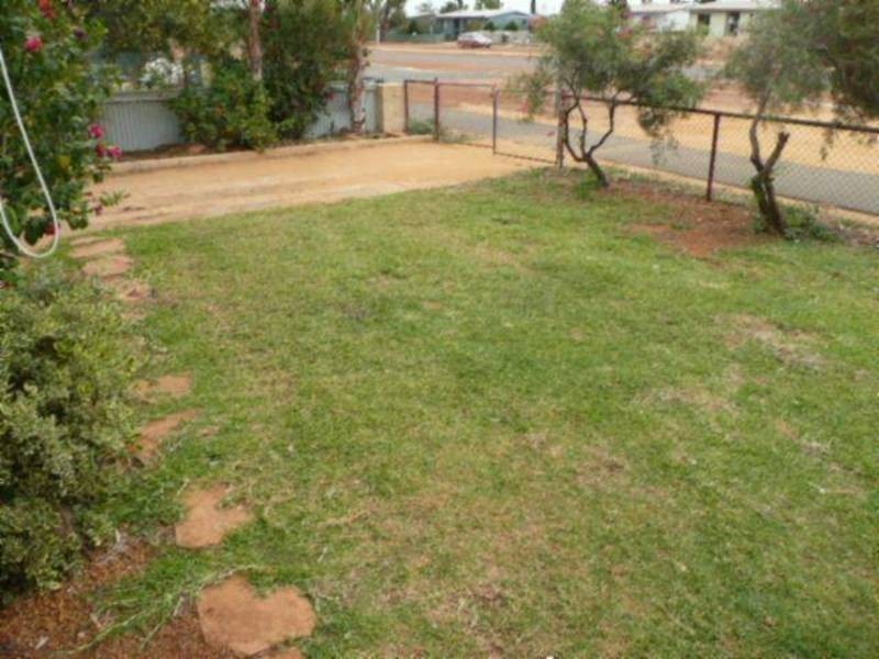 121 Sylvester St, Coolgardie WA 6429