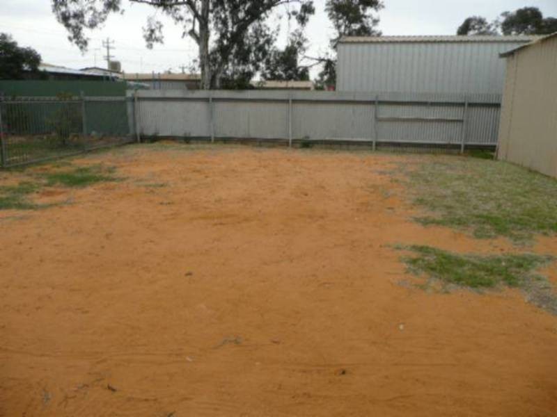 121 Sylvester St, Coolgardie WA 6429