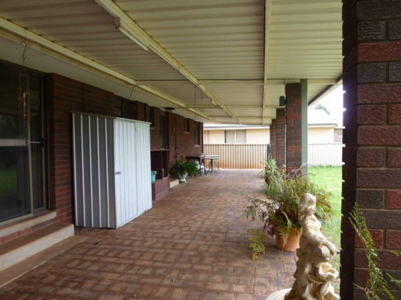 157 Campbell St, West Lamington WA 6430