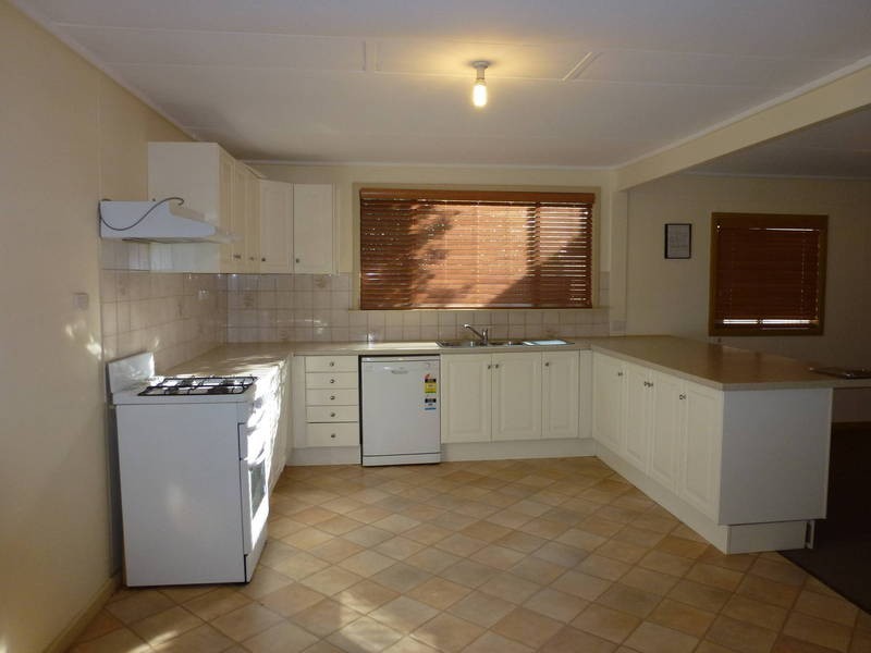 8 Gordon St, Kalgoorlie WA 6430