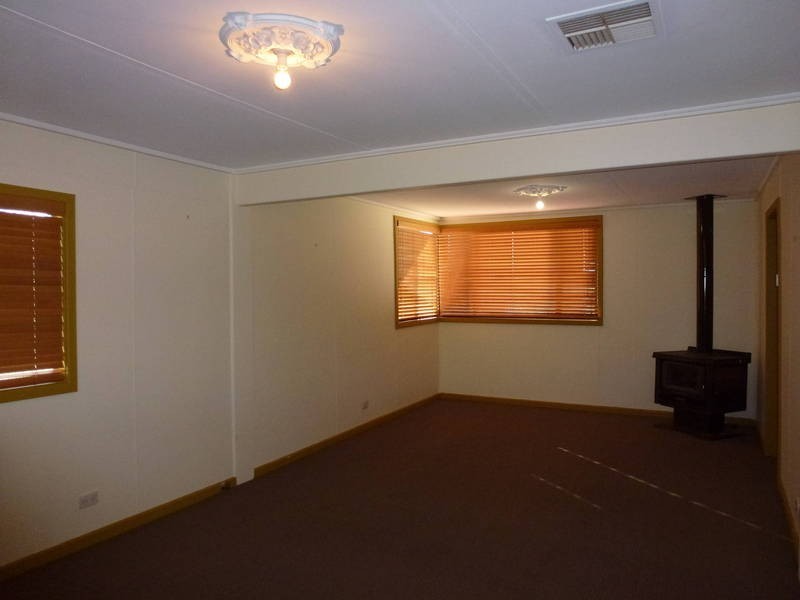 8 Gordon St, Kalgoorlie WA 6430