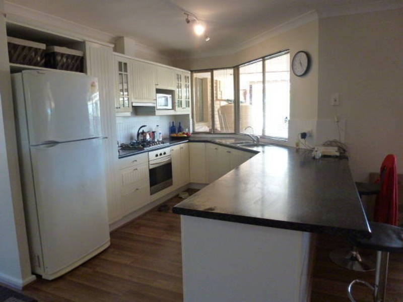 31 Burkett Dr, Hannans WA 6430