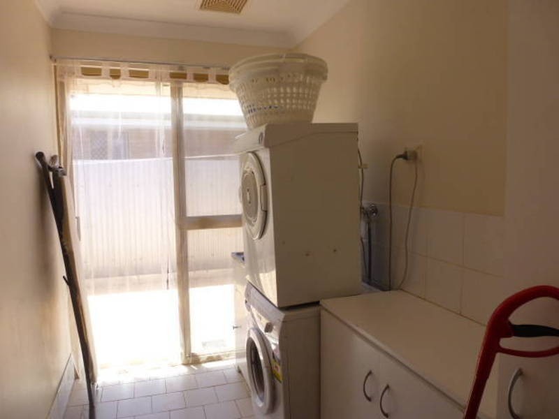 31 Burkett Dr, Hannans WA 6430