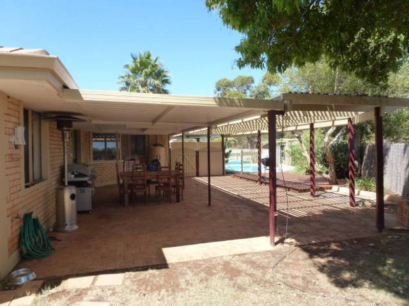 31 Burkett Dr, Hannans WA 6430