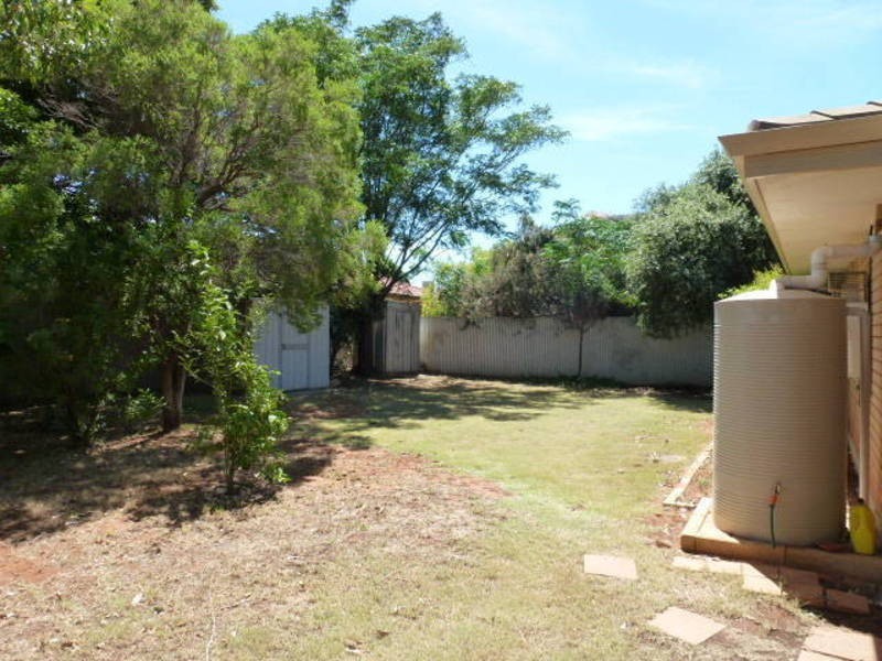 31 Burkett Dr, Hannans WA 6430