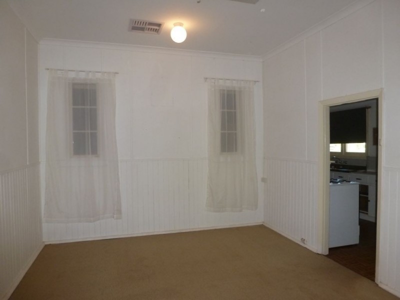 2 Russell Street, Lamington WA 6430