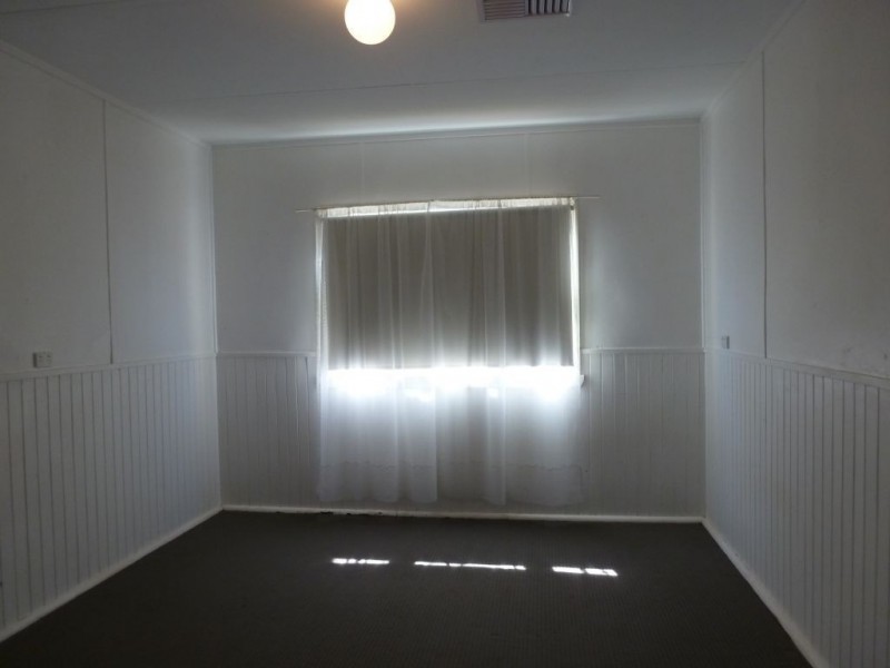 2 Russell Street, Lamington WA 6430