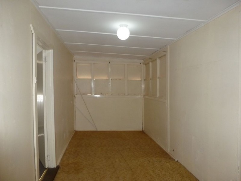 2 Russell Street, Lamington WA 6430