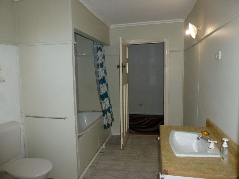 2 Russell Street, Lamington WA 6430