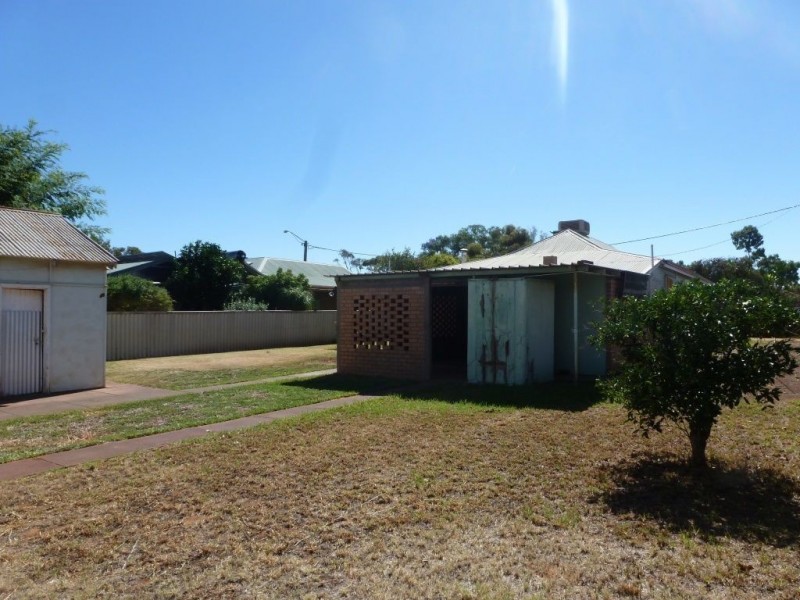 2 Russell Street, Lamington WA 6430