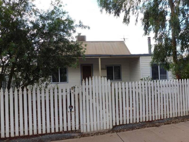 8 Frank St, Kalgoorlie WA 6430