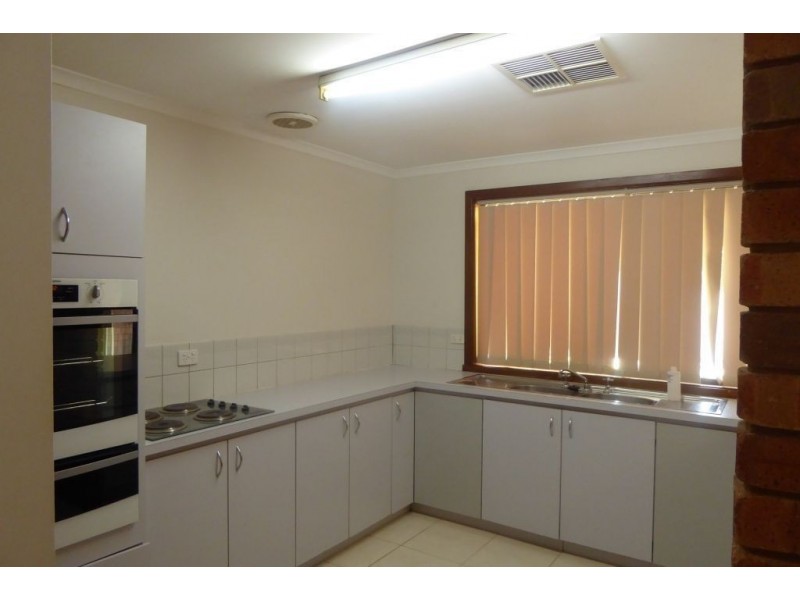 3 Sloss Place, Hannans WA 6430