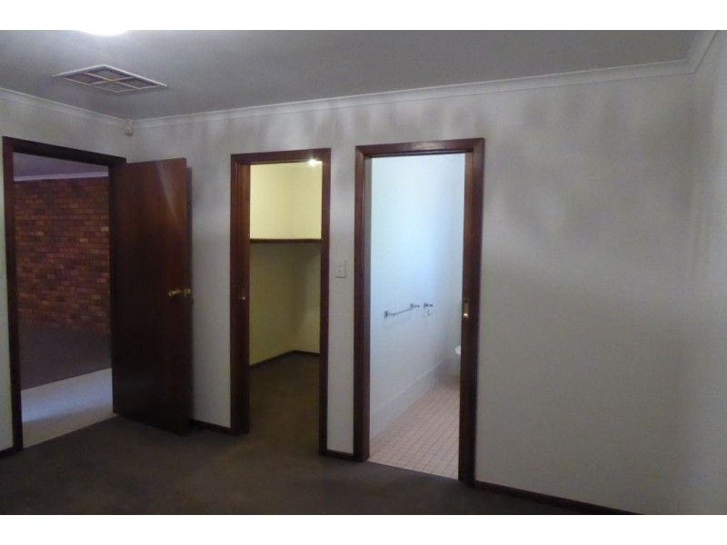 3 Sloss Place, Hannans WA 6430