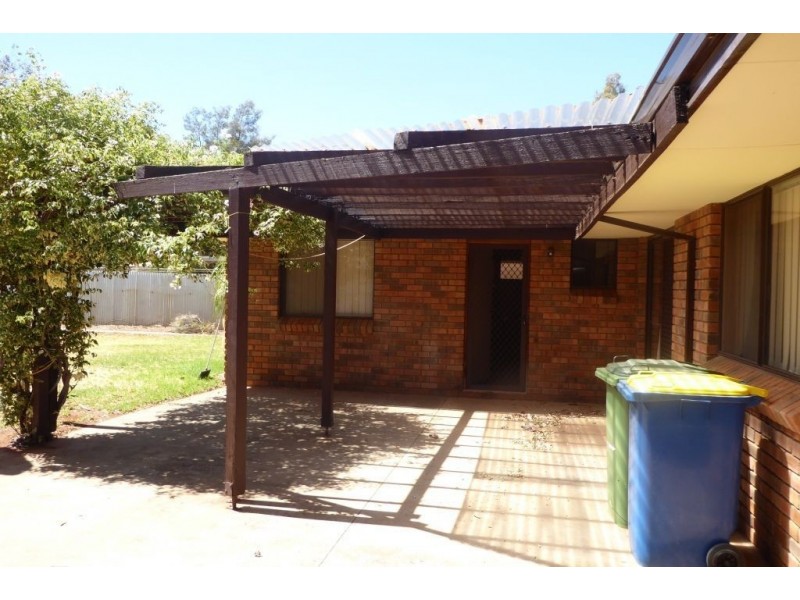 3 Sloss Place, Hannans WA 6430