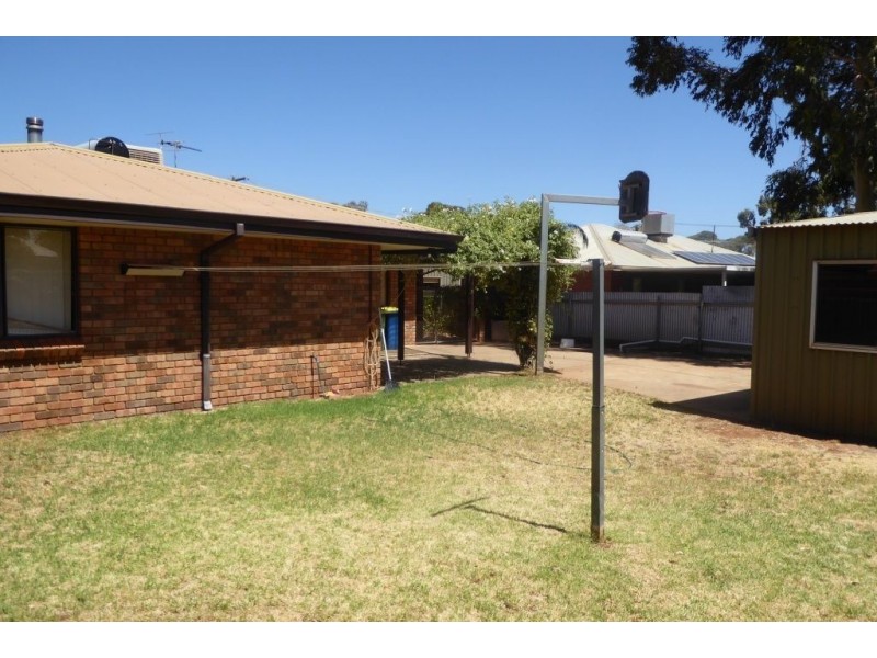 3 Sloss Place, Hannans WA 6430