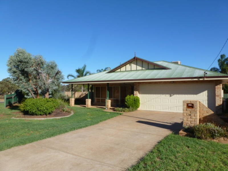 18 Wyllie Way, Hannans WA 6430