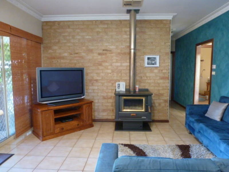 18 Wyllie Way, Hannans WA 6430