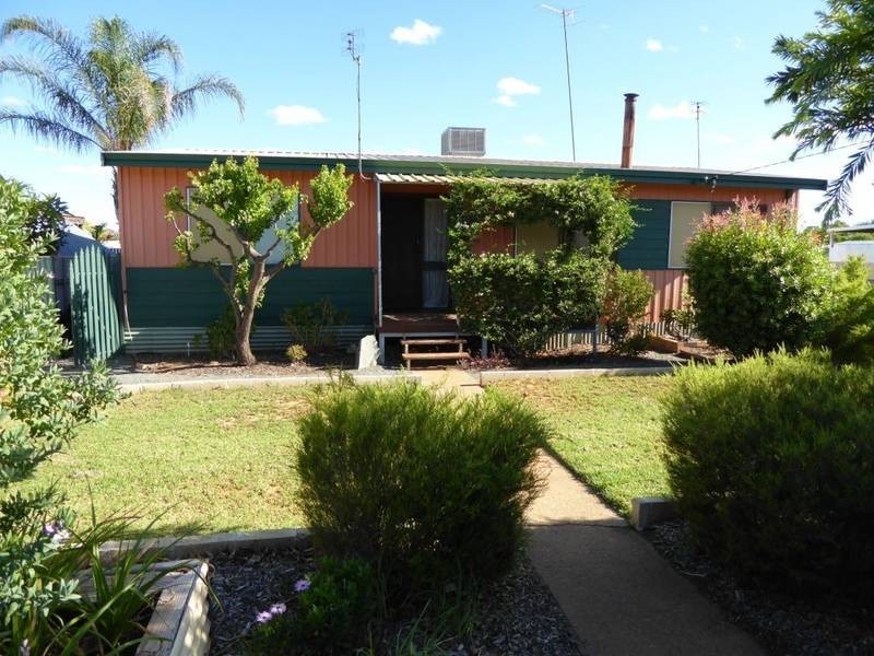 125 Sylvester  St, Coolgardie WA 6429