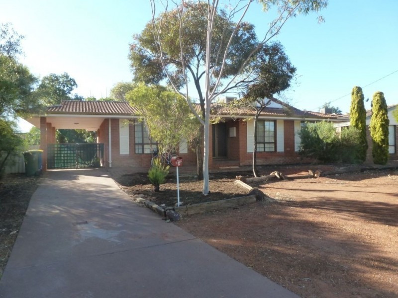 9 Bennetts Place, Hannans WA 6430