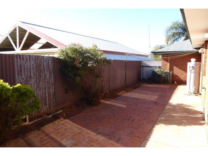 2/13E Hare Street, Mullingar WA 6430