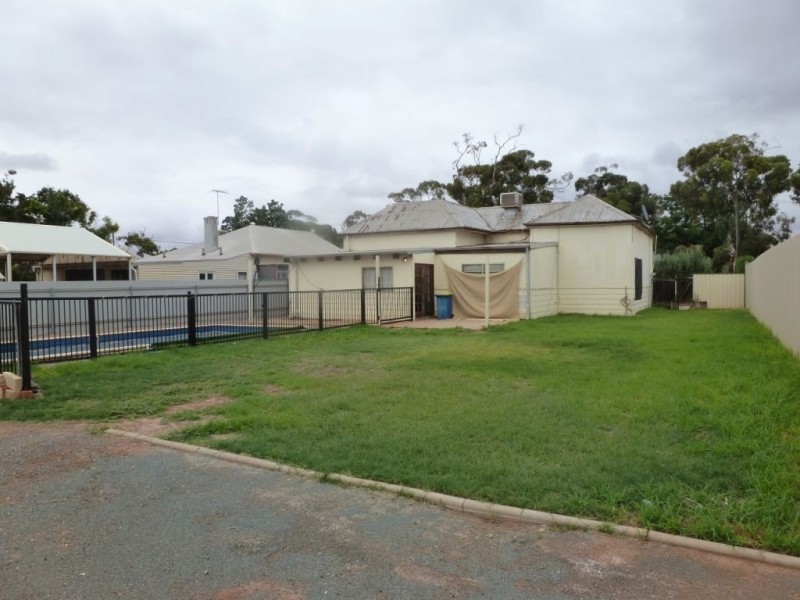 33 Addis Street, Lamington WA 6430
