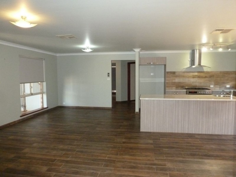 8A Paddington Drive, Hannans WA 6430