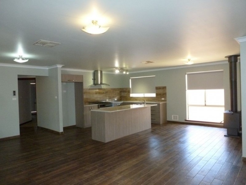 8A Paddington Drive, Hannans WA 6430