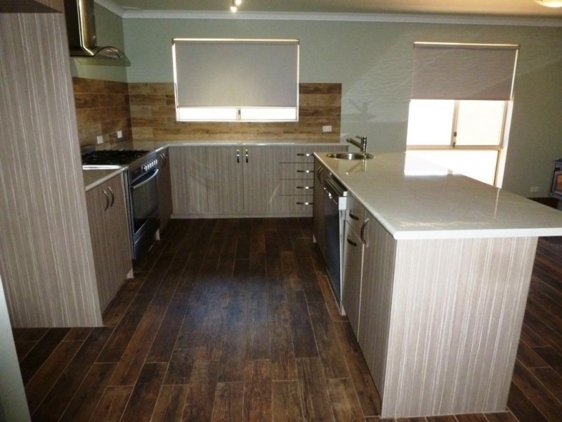 8A Paddington Drive, Hannans WA 6430